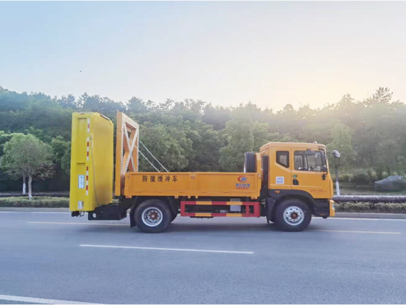 東風多利卡D9防撞緩沖車（100E）